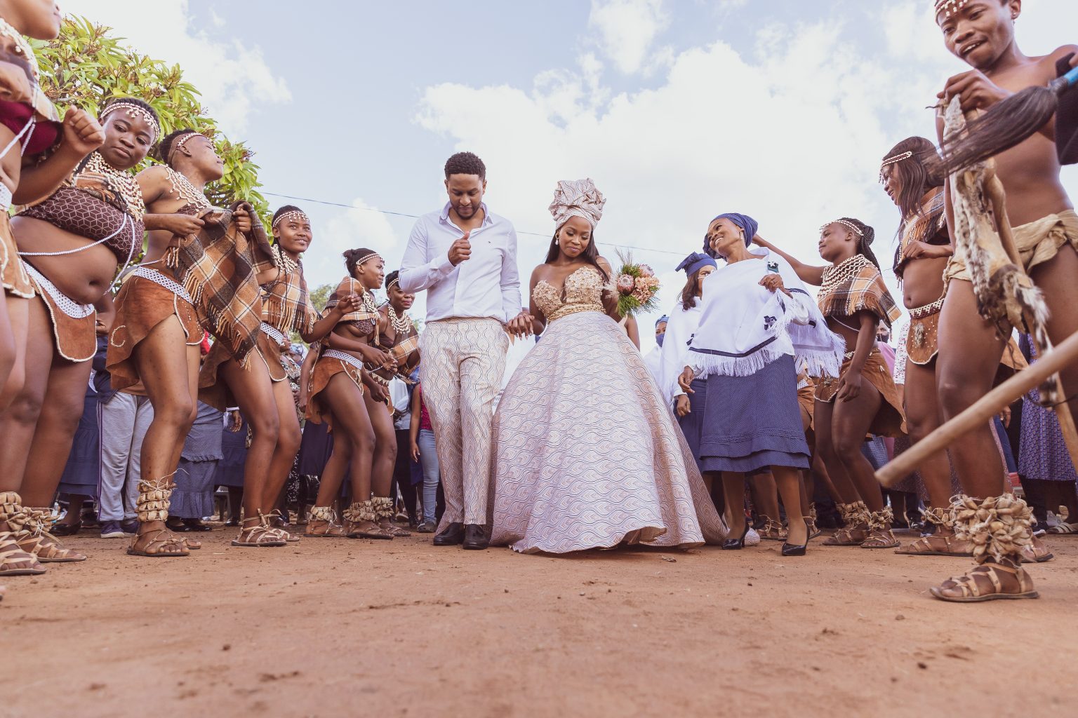 Enjoy this magical Botswana wedding of Setadimo and Kgosi