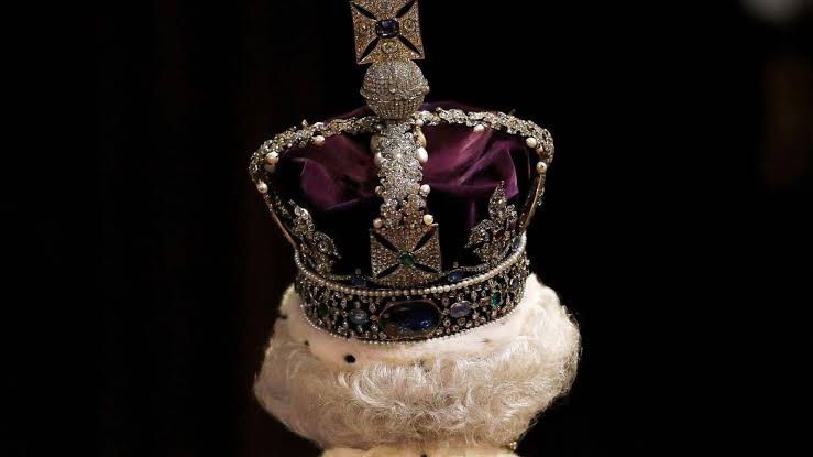 South Africans Call For The Return of World's Largest Diamond On The Queen's Scepter