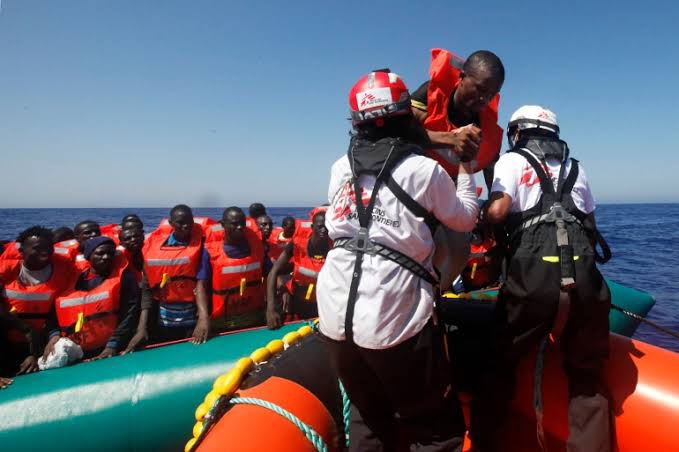 Eight Migrants Die, 15 Missing After Boat Sinks off Tunisia