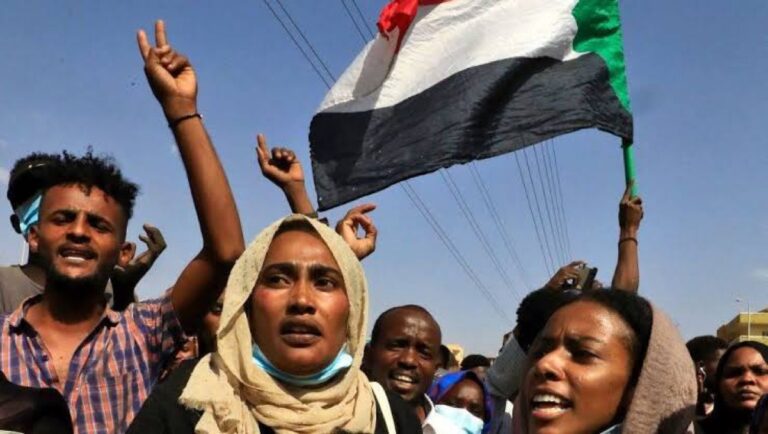 What’s happening in Sudan? The military rivalry behind the clashes in Khartoum