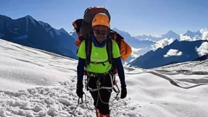 Kenyan Climber Kirui Cheruiyot's Body to Remain on Mt. Everest, Family Announces