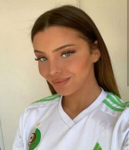 Why You Should Use Online Dating Sites to Meet Algerian Women
